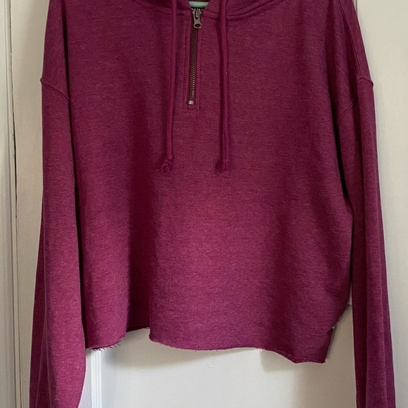 NWT- Juniors' SO® Quarter-Zip Cutoff
Fleece Hoodie, Size: XL - Picture 2 of 11
